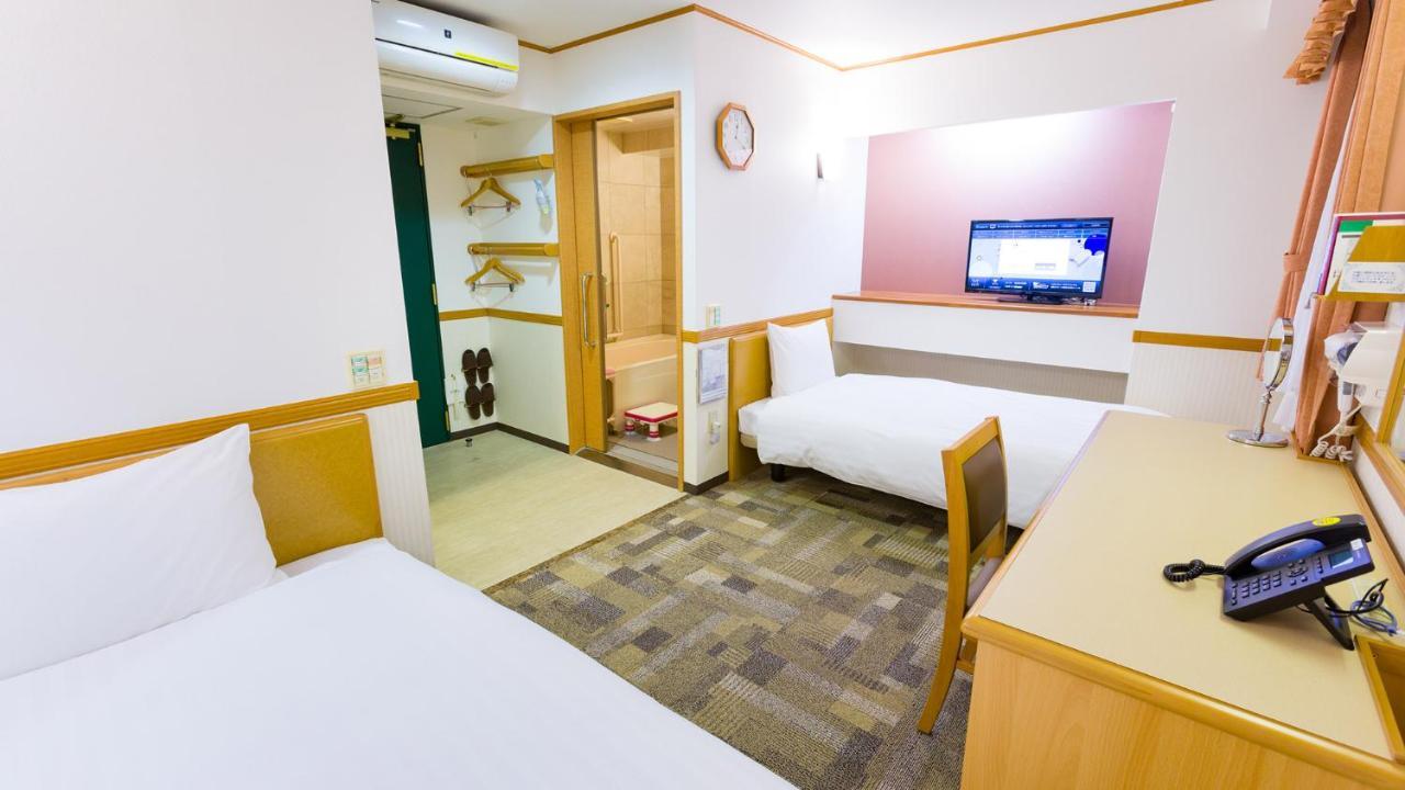 Toyoko Inn Yokohama Tsurumi Eki Higashi Guchi Zimmer foto